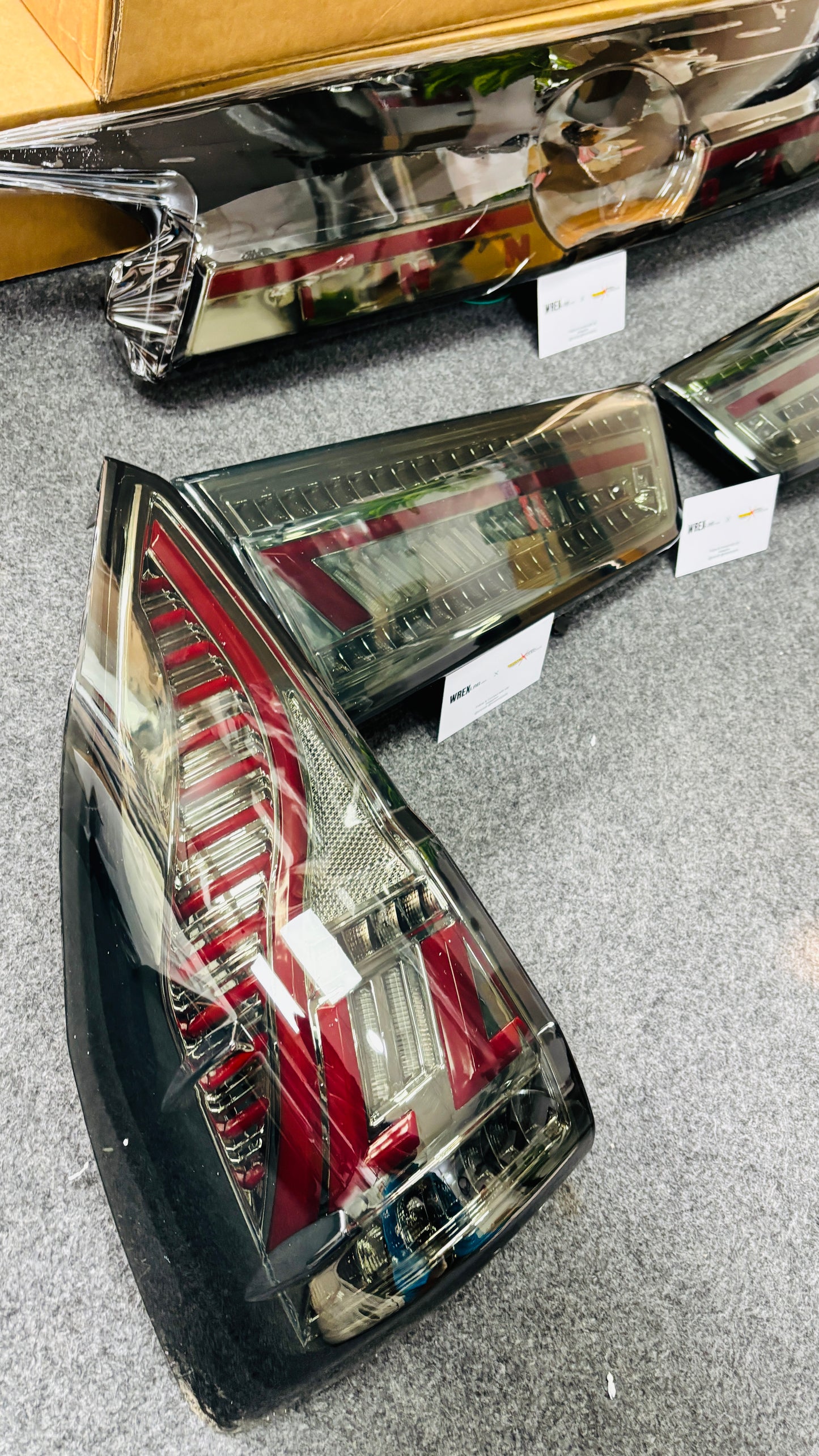 Toyota Innova Crysta LED Tail Lights With Connected Tail Lamp (2016+) – Smoke & Red