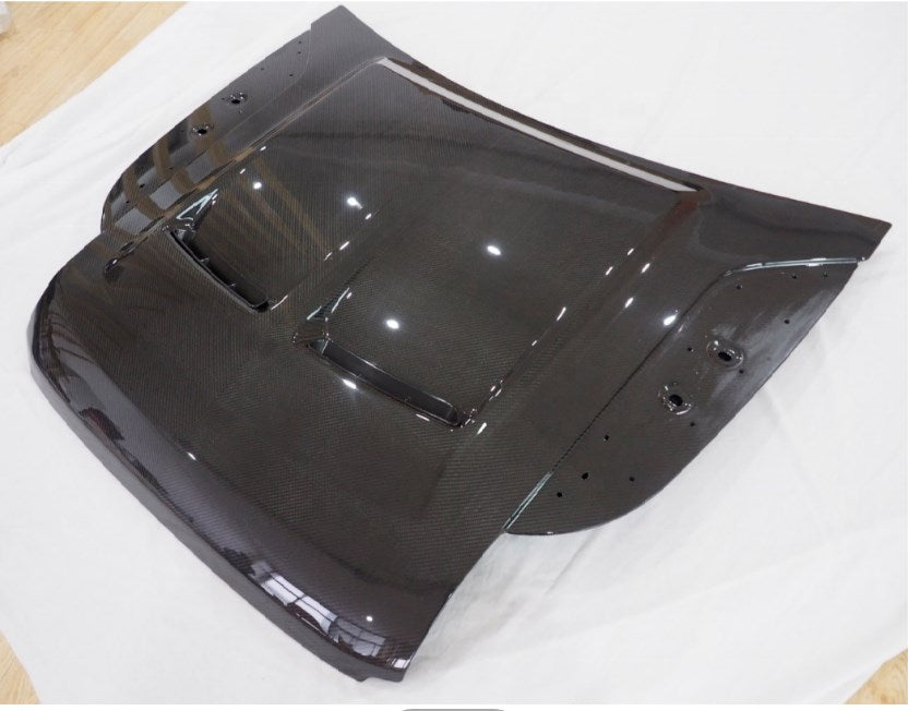 Kahn Style Carbon Fiber Hood for Land Rover Defender | Premium Lightweight Bonnet Upgrade