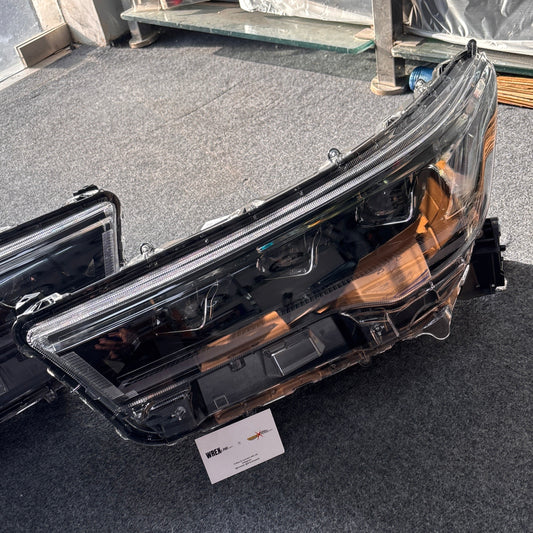 Toyota Innova Hycross Alphard Headlight