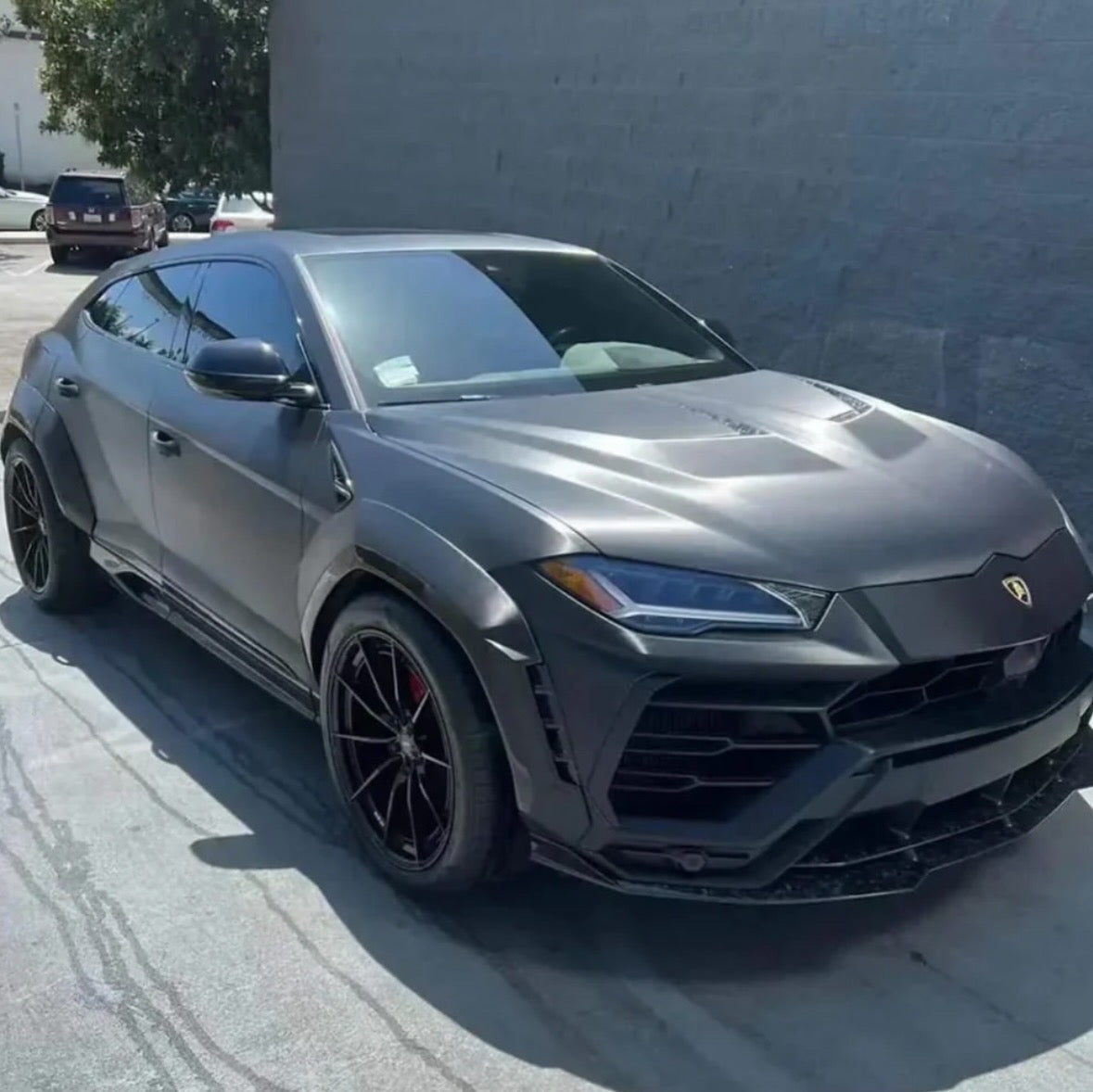 V Style Dry Carbon Fiber Aero Body Kit for Lamborghini Urus
