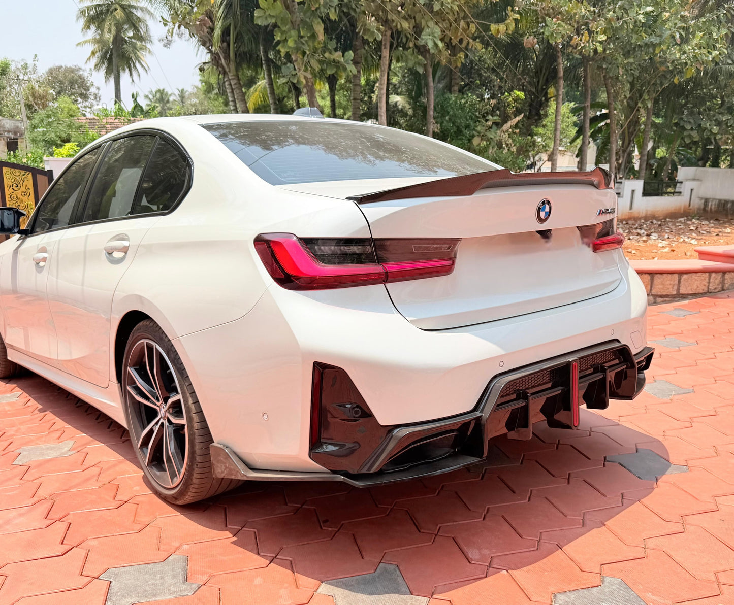 BMW 3-Series G20 LCI  Diffuser With Integrated F1-Style Light Compatible With | Aftermarket