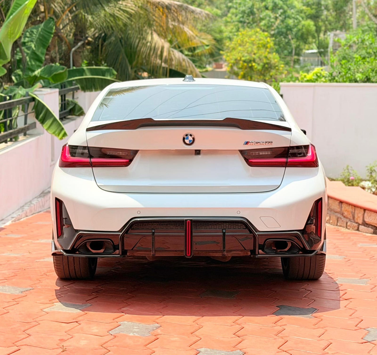 BMW 3-Series G20 LCI  Diffuser With Integrated F1-Style Light Compatible With | Aftermarket