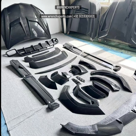V Style Dry Carbon Fiber Aero Body Kit for Lamborghini Urus