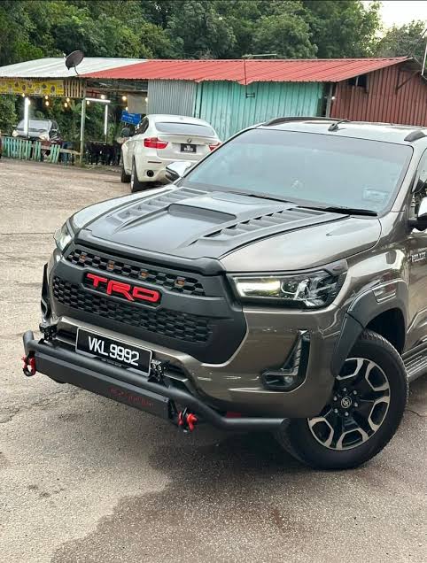 Toyota Hilux Hood Scoop | Premium Aftermarket ABS Scoop