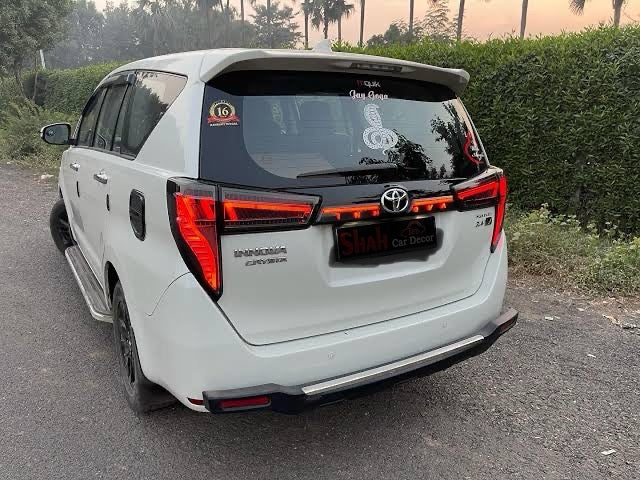 Toyota Innova Crysta LED Tail Lights With Connected Tail Lamp (2016+) – Smoke & Red