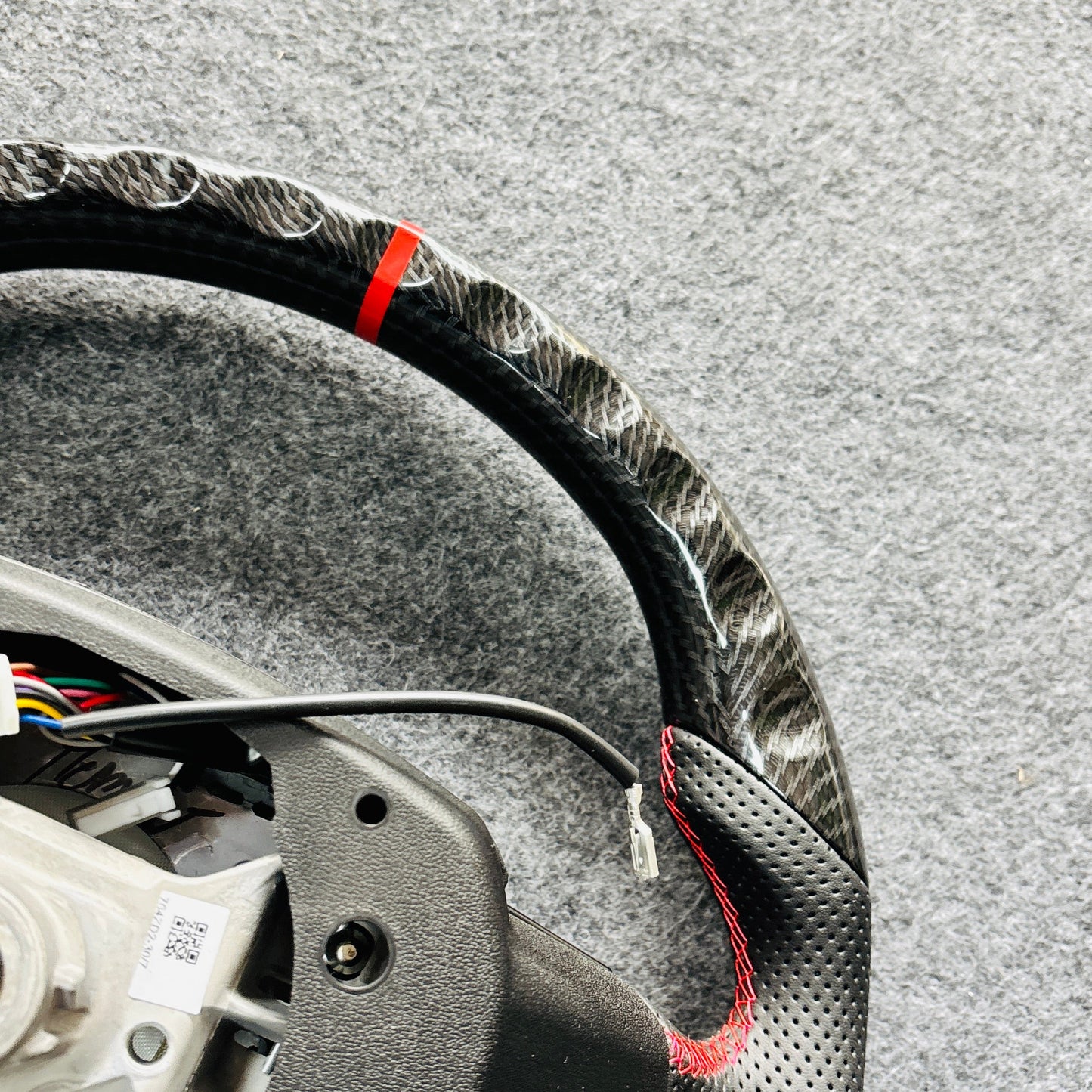 Carbon Fiber Steering Wheel for Crysta, Fortuner, Hilux, Innova Carbon | Aftermarket