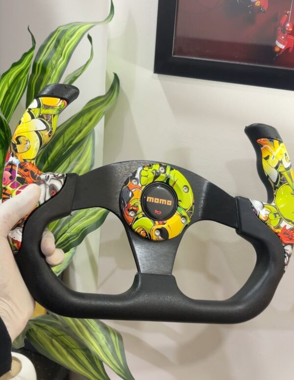 MOMO F1 STYLE STEERING WHEEL